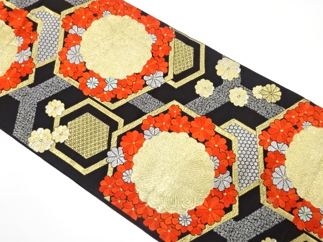 アンティーク　亀甲に菊・古典柄織り出し袋帯（着用可）